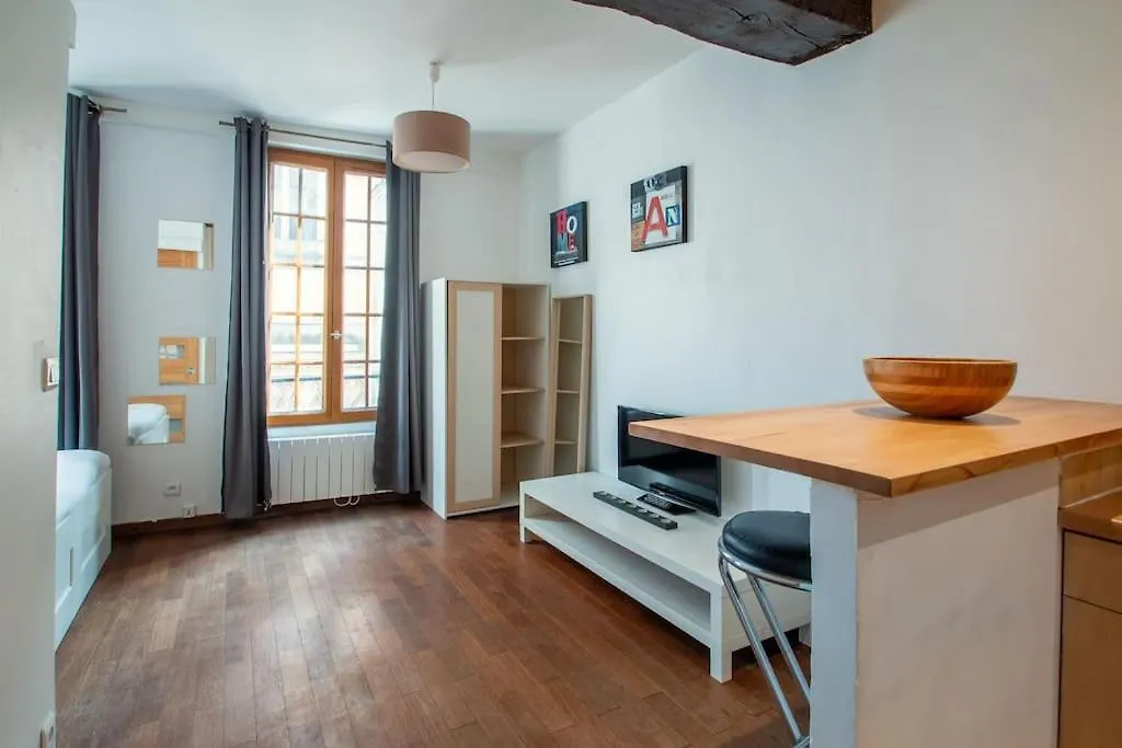 Apartamento Studio Au Coeur Du Marais - III París